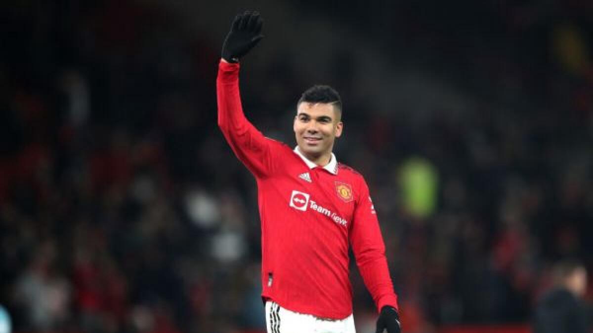 Spurs star Yves Bissouma somehow escapes straight red for horror lunge as  Man Utd fans say 'Casemiro would get life ban