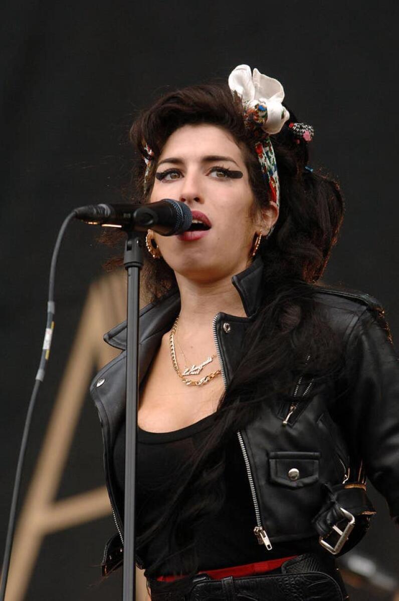 First trailer for Amy Winehouse biopic shows Industry actress as ...