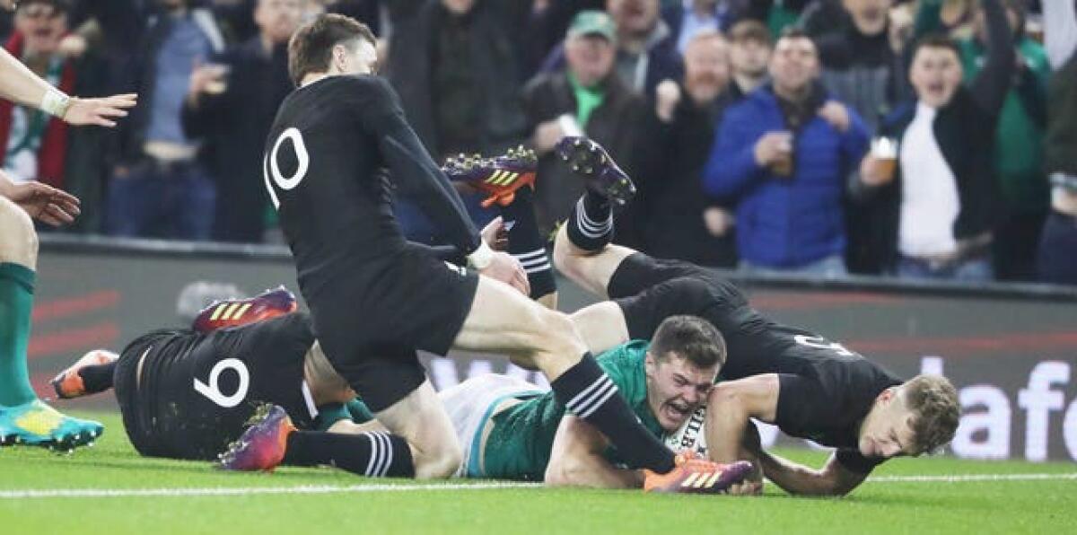 Jacob Stockdale's try settled a thrilling contest