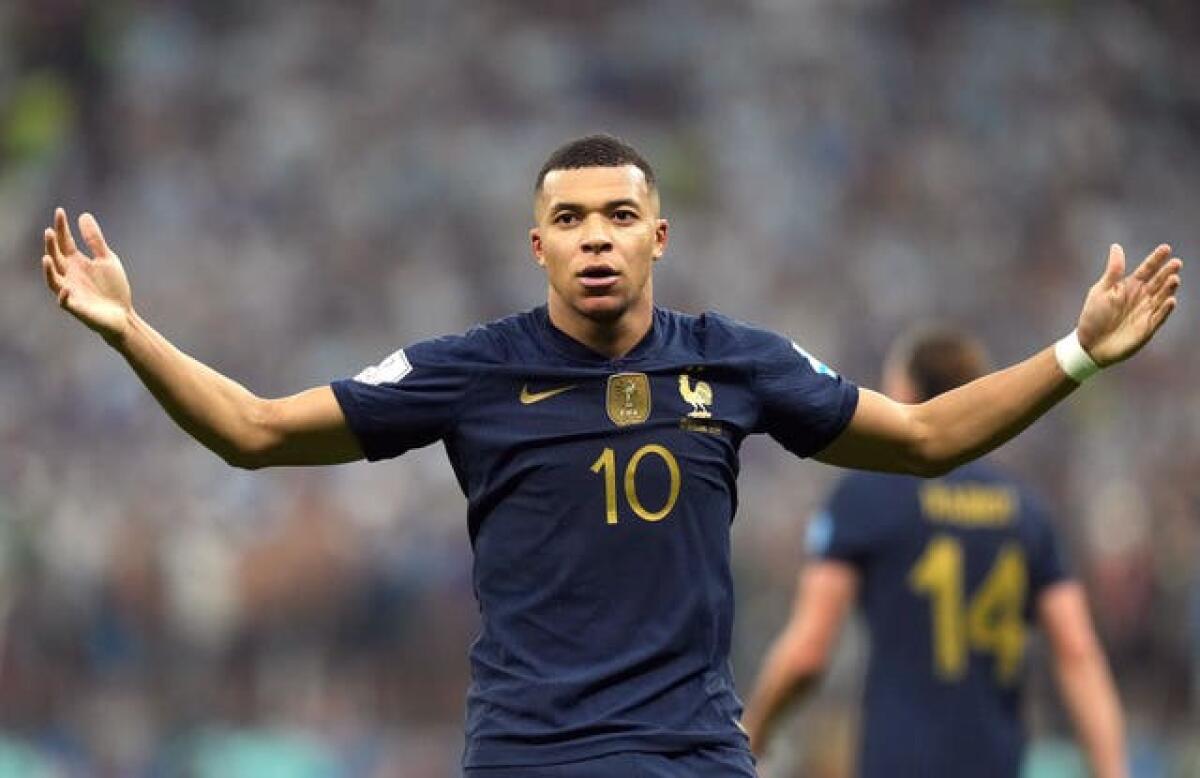 Mbappe accepted the adulation from France's fans